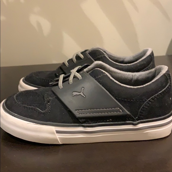 Boys Puma Slip on’s - Picture 1 of 4